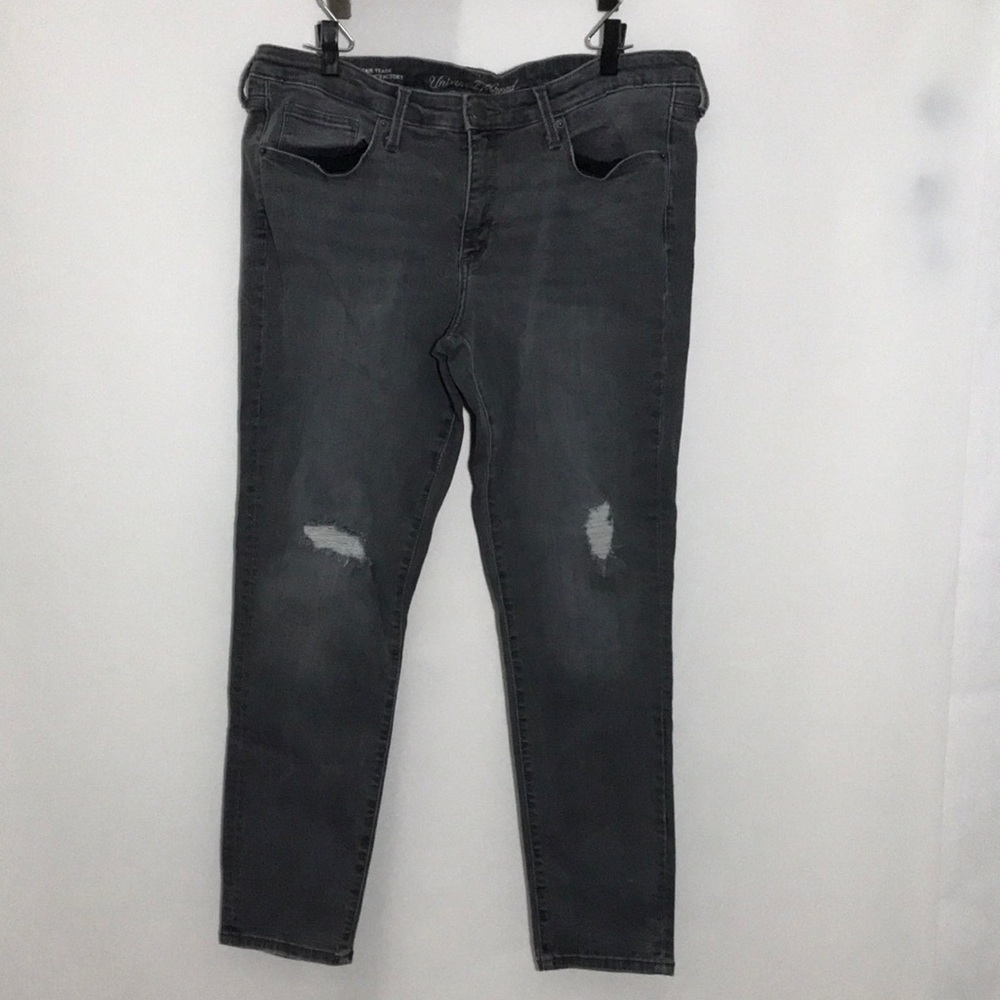 Universal Thread Women’s Distressed Mid Rise Skinny Gray Wash Jeans Size 16 33/R